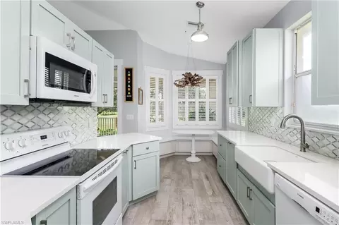 650 Lalique Cir #308, Naples, FL 34119