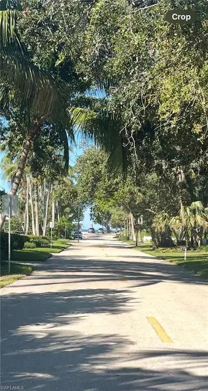 162 11th Ave S, Naples, FL 34102
