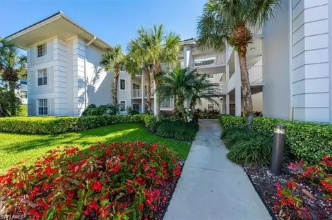750 Waterford Dr #102, Naples, FL 34113