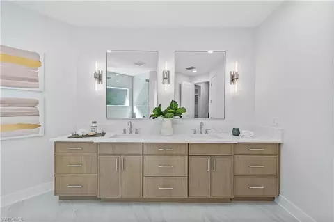 Bath - 3133 Terramar Dr, Naples, FL 34119 photo 3 of 6