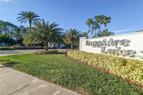 409 Gabriel Cir #2207, Naples, FL 34104