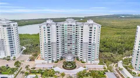 285 Grande Way #801, Naples, FL 34110