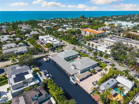 310 14th Ave S #310B, Naples, FL 34102