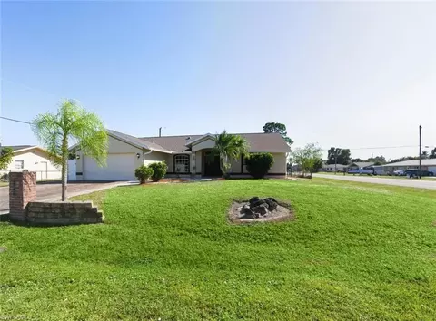 18447 Camellia Rd, Fort Myers, FL 33967