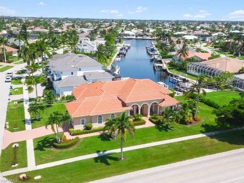 1500 Winterberry Dr, Marco Island, FL 34145