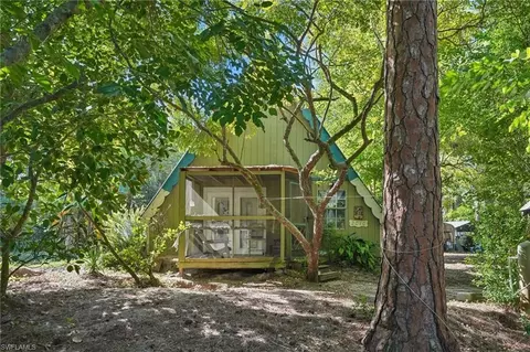 2010 Jung Blvd E, Naples, FL 34120