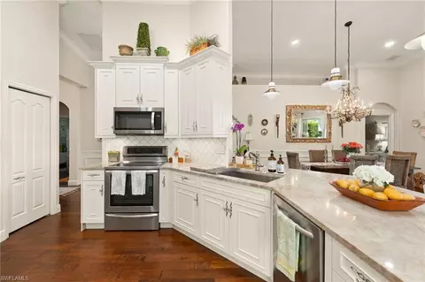 Kitchen - 207 Glen Eagle Cir, Naples, FL 34104 photo 4 of 4