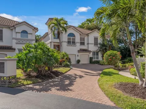 175 Colonade Cir #1403, Naples, FL 34103