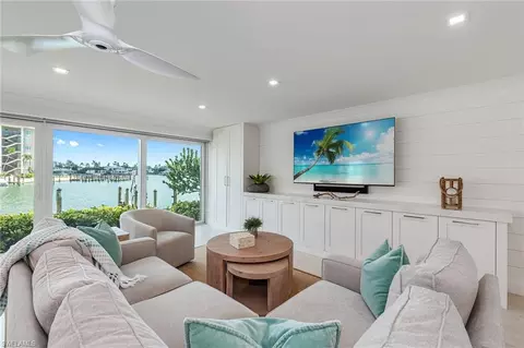 2850 Gulf Shore Blvd N #110, Naples, FL 34103