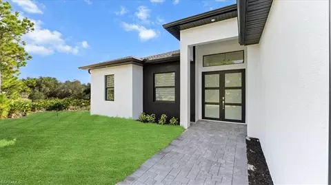 1017 Wellington Ave, Lehigh Acres, FL 33972