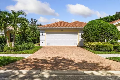 8089 Xenia Ln, Naples, FL 34114