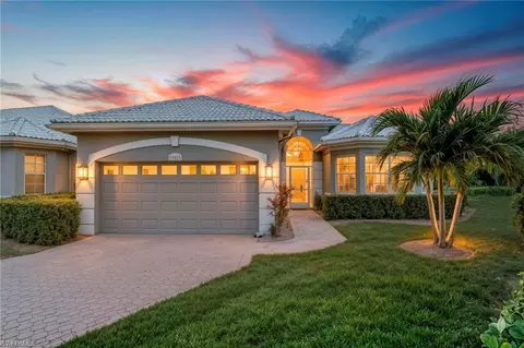 19415 Silver Oak Dr, Fort Myers, FL 33967