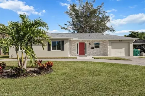 3560 Corana Way, Naples, FL 34105