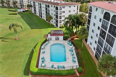Exterior - 37 High Point Cir E #109, Naples, FL 34103 photo 7 of 10