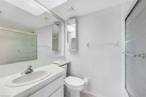 Bath - 37 High Point Cir E #109, Naples, FL 34103 photo 2 of 2