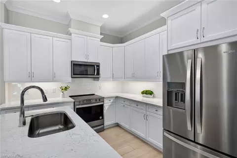 Kitchen - 8904 Yucatan Ct, Naples, FL 34112 photo 3 of 5