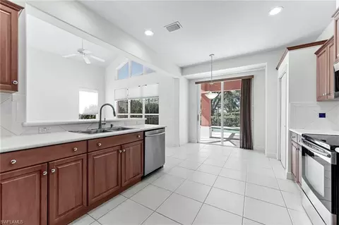 Kitchen - 20171 Eagle Glen Way, Estero, FL 33928 photo 3 of 3