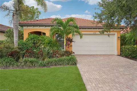 1290 Manado Dr, Naples, FL 34113