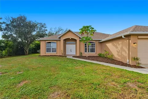 1622 NE 8th Pl, Cape Coral, FL 33909