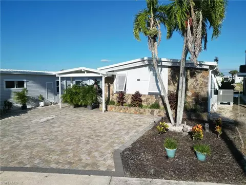 17831 Eglantine Ln, Fort Myers Beach, FL 33931