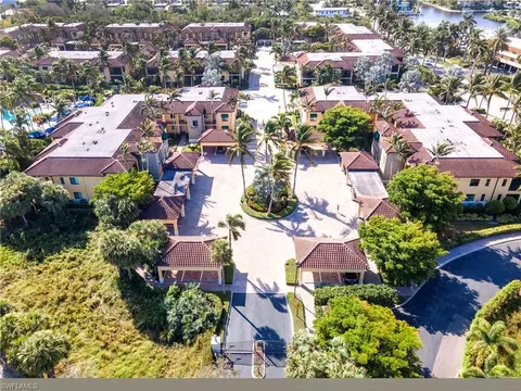 975 Sandpiper St #A104, Naples, FL 34102