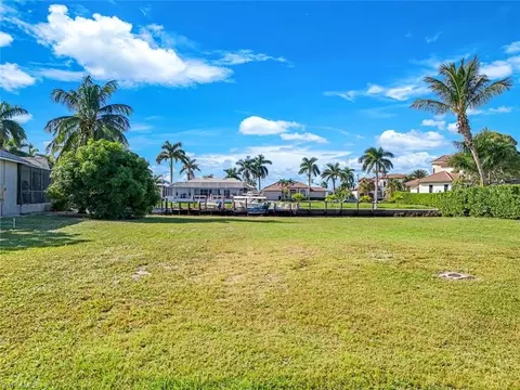 128 S Bahama Ave, Marco Island, FL 34145