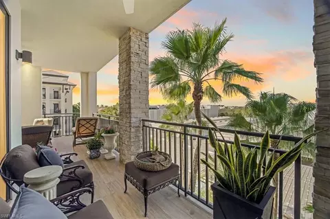 1135 3rd Ave S #409, Naples, FL 34102