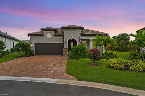 9284 Cormorant Dr, Naples, FL 34120