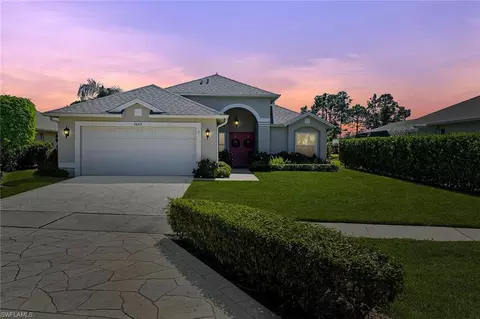 3688 Kent Dr, Naples, FL 34112