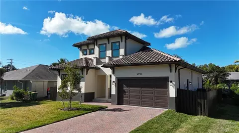4710 Acadia Ln, Naples, FL 34112