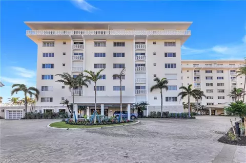 3401 Gulf Shore Blvd N #605, Naples, FL 34103