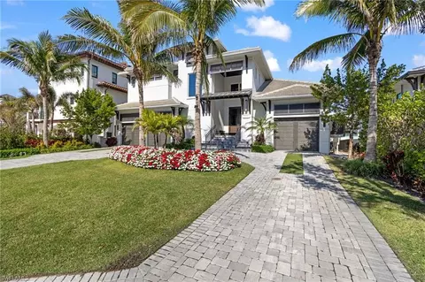 Exterior - 103 Bayview Ave, Naples, FL 34108 photo 6 of 7