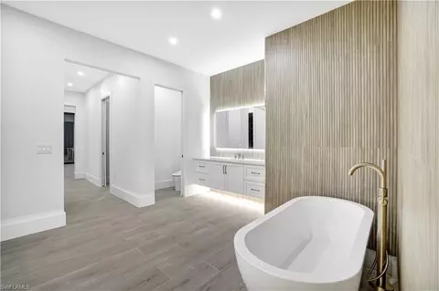 Bath - 264 13th St NW, Naples, FL 34120 photo 6 of 10