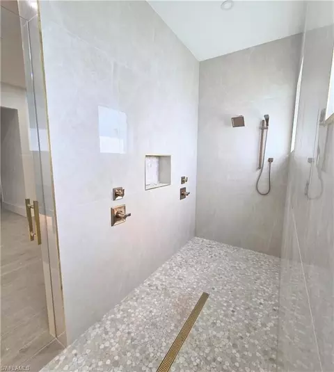 Bath - 264 13th St NW, Naples, FL 34120 photo 1 of 10