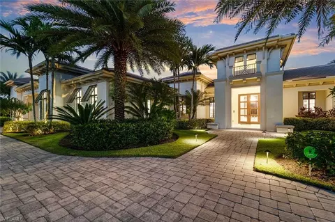 6188 Freemont Dr, Naples, FL 34119
