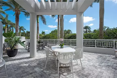 4151 Gulf Shore Blvd N #201, Naples, FL 34103