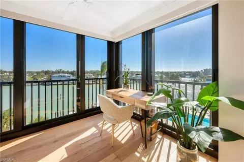 2400 Gulf Shore Blvd N #501, Naples, FL 34103