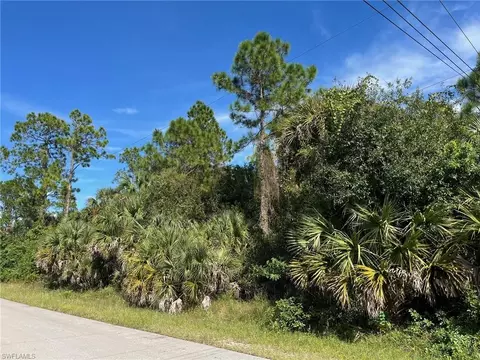 6 Th St NE, Naples, FL 34120 photo 2
