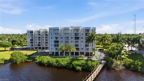2875 Palm Beach Blvd #202, Fort Myers, FL 33916
