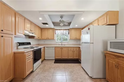 Kitchen - 215 Cypress Way E #D8, Naples, FL 34110 photo 1 of 2