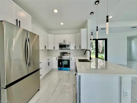 Kitchen - 3434 27th Ave NE, Naples, FL 34120 photo 4 of 7