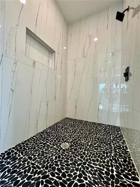 Bath - 3434 27th Ave NE, Naples, FL 34120 photo 3 of 6
