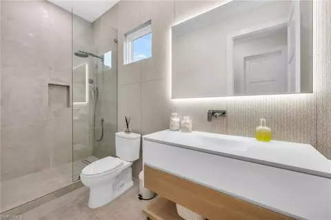Bath - 3190 Crayton Rd, Naples, FL 34103 photo 6 of 8