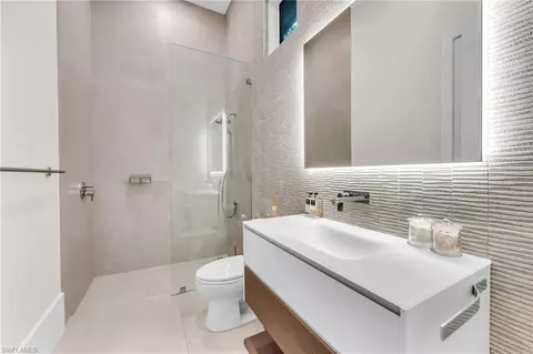 Bath - 3190 Crayton Rd, Naples, FL 34103 photo 2 of 8