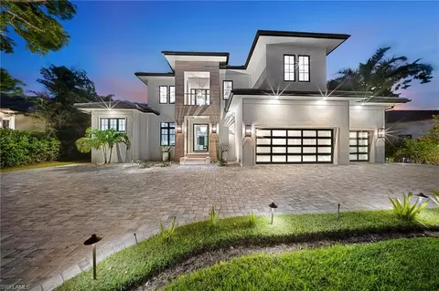 Exterior - 3190 Crayton Rd, Naples, FL 34103 photo 5 of 12