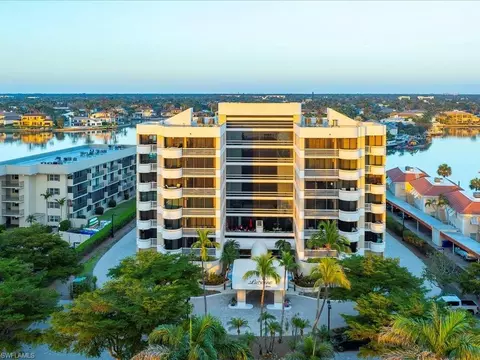3100 Gulf Shore Blvd N #201, Naples, FL 34103