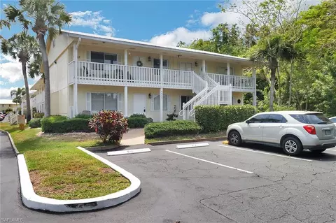4623 Bayshore Dr #C1, Naples, FL 34112