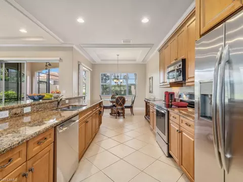 5705 Mango Cir, Naples, FL 34110