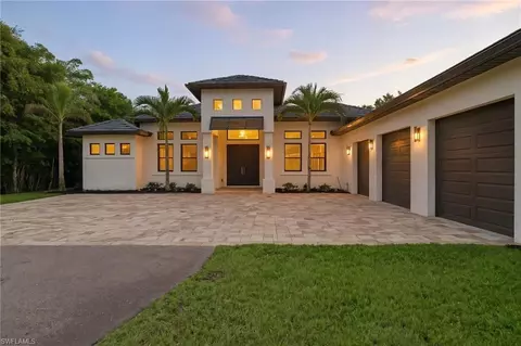 5710 Spanish Oaks Ln, Naples, FL 34119