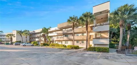 499 Forest Lakes Blvd #308, Naples, FL 34105